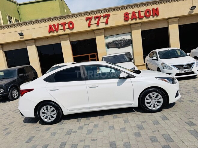 Hyundai Accent-4