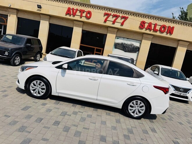 Hyundai Accent-5