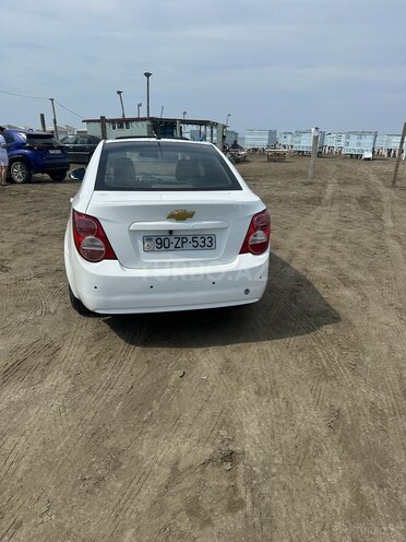 Chevrolet Aveo-5