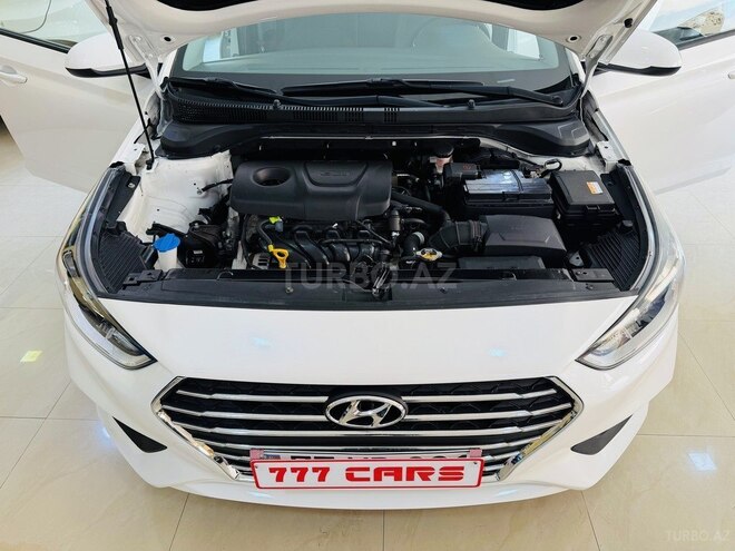 Hyundai Accent-19