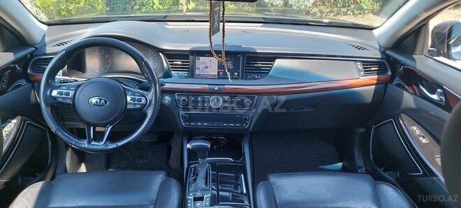 Kia K7-4