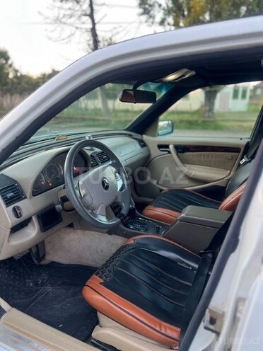 Mercedes C 230-6