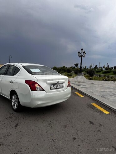 Nissan Sunny-4