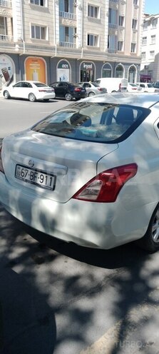 Nissan Sunny-6