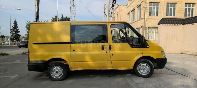 Ford Transit-6