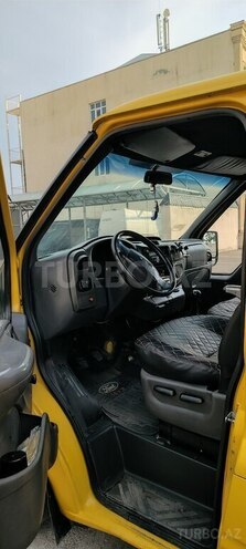 Ford Transit-8