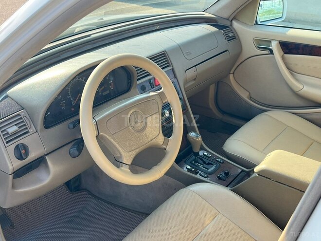 Mercedes C 230-8
