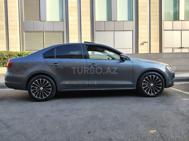 Volkswagen Jetta-10