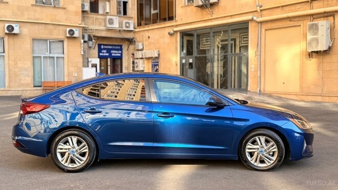 Hyundai Elantra-7