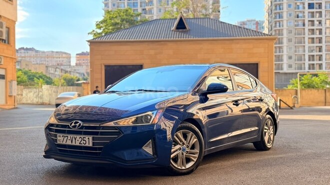 Hyundai Elantra-1