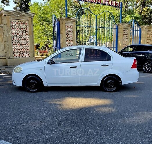 Chevrolet Aveo-3