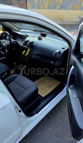 Chevrolet Aveo-10