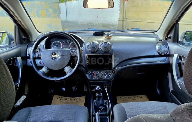 Chevrolet Aveo-8