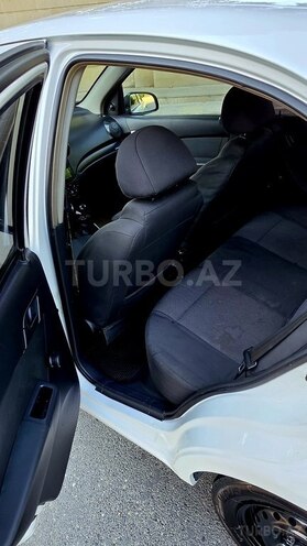 Chevrolet Aveo-11