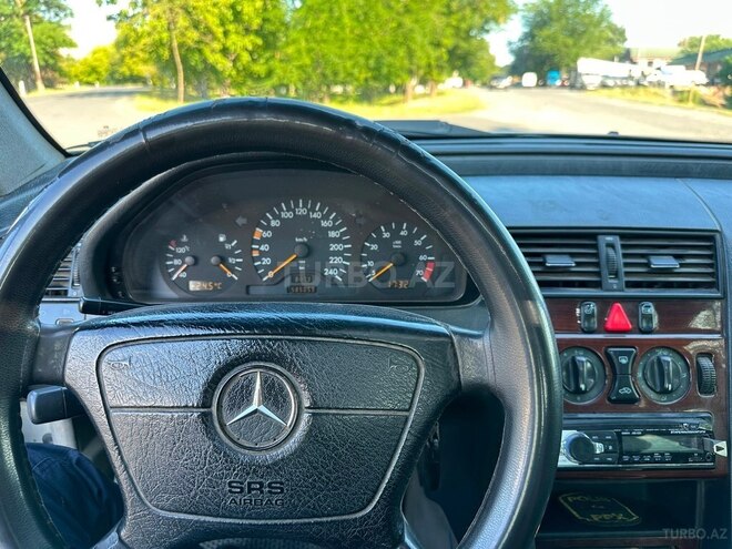 Mercedes C 180-8