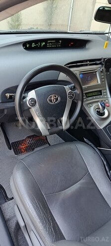 Toyota Prius-8