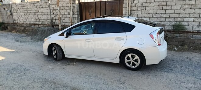 Toyota Prius-3
