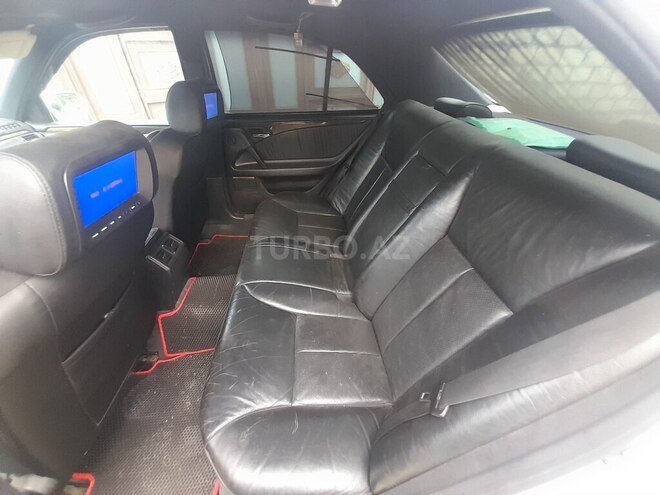Mercedes E 230-2