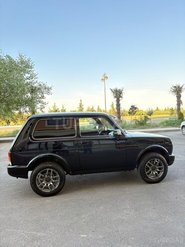 LADA (VAZ) Niva-6