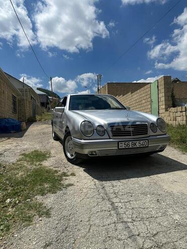 Mercedes E 230-2