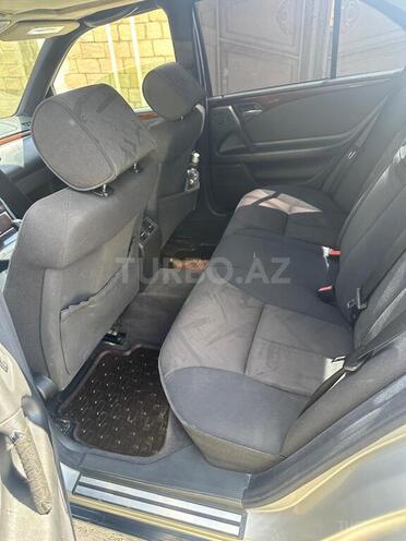 Mercedes E 230-7