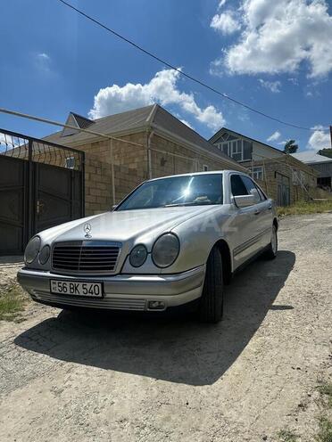 Mercedes E 230-3
