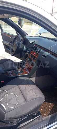 Mercedes E 230-12