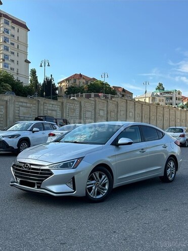 Hyundai Elantra-3