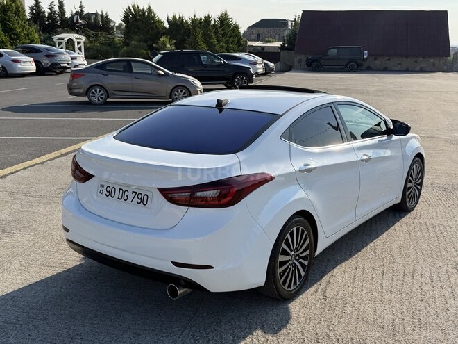 Hyundai Elantra-5