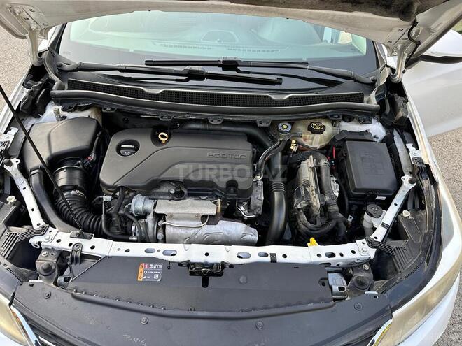 Chevrolet Cruze-12