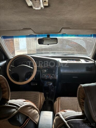 Nissan Primera-3