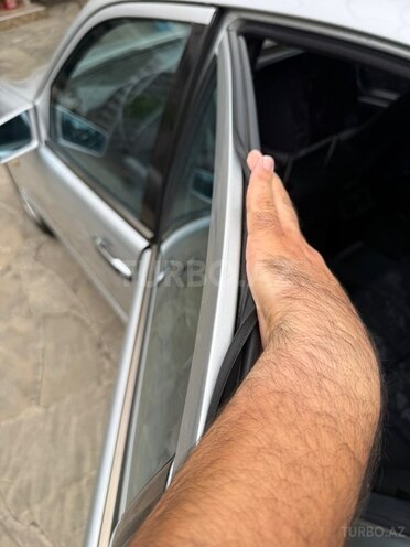 Mercedes E 290-20