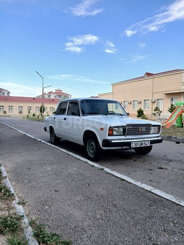 LADA (VAZ) 2107-2