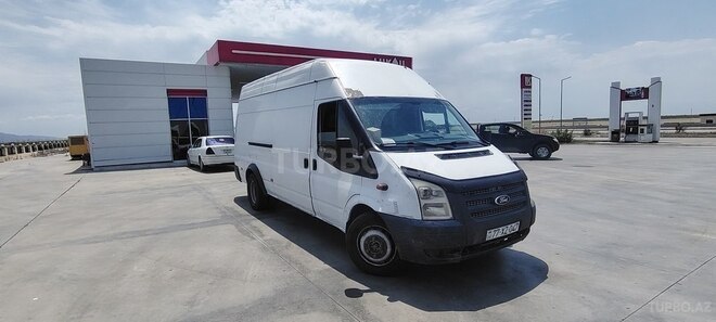 Ford Transit-12