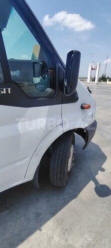 Ford Transit-10