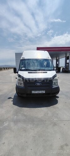 Ford Transit-13
