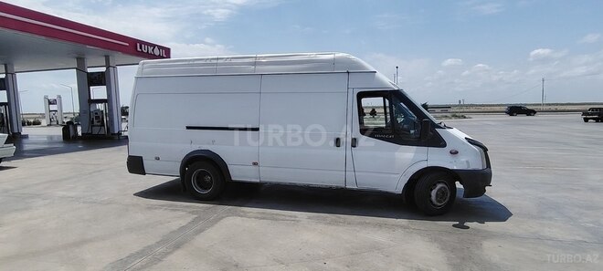 Ford Transit-11