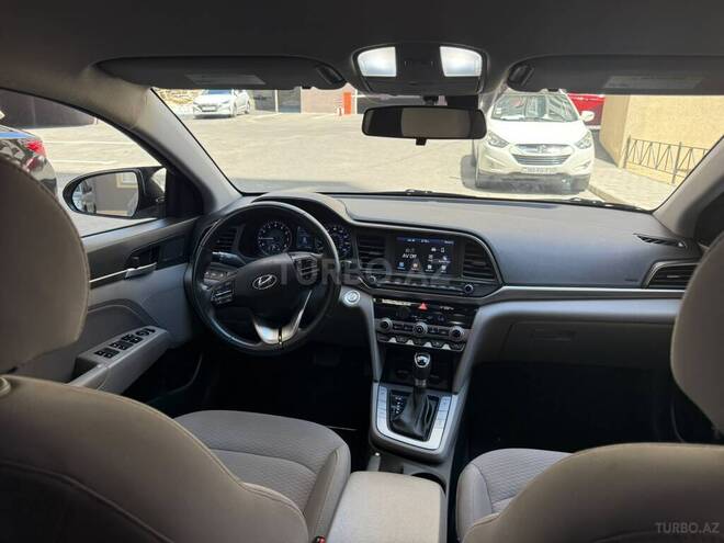 Hyundai Elantra-5