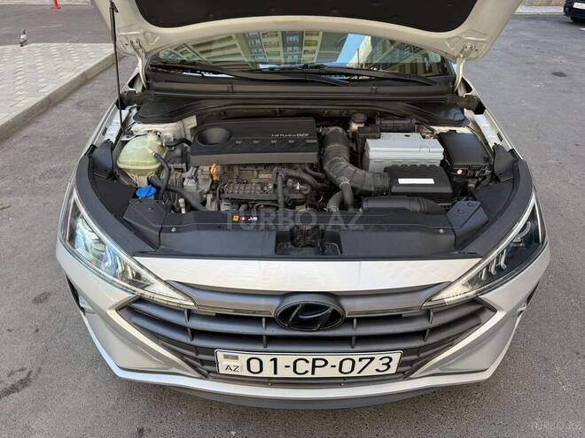 Hyundai Elantra-6