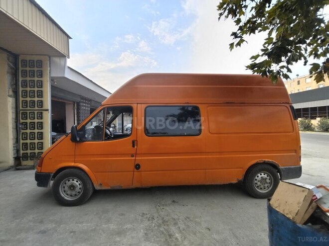 Ford Transit-2