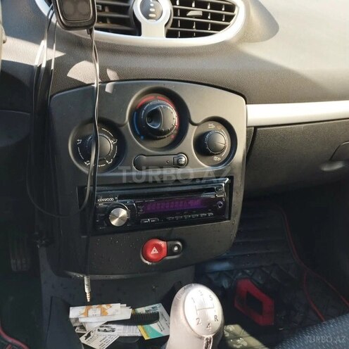 Renault Clio-7