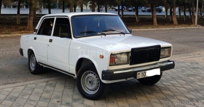 LADA (VAZ) 2107-4