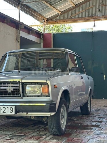 LADA (VAZ) 2107-1