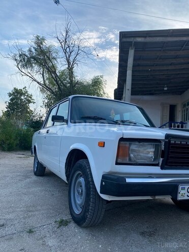 LADA (VAZ) 2107-1