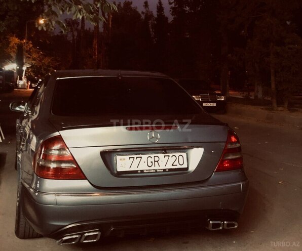 Mercedes E 220-2