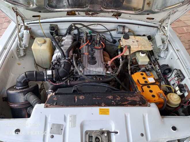 GAZ 31105 "Volga"-10