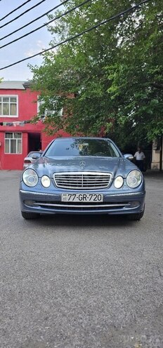 Mercedes E 220-1