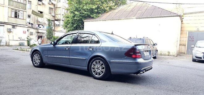 Mercedes E 220-10