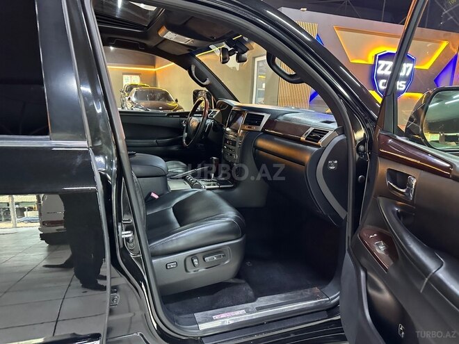 Lexus LX 570-16
