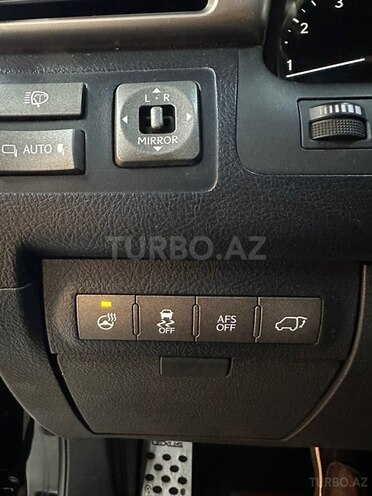 Lexus LX 570-21